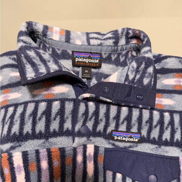 Patagonia Navy and Orange Patterned Fleece - Picture 2 of 2